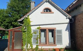 Einfache Unterkunft